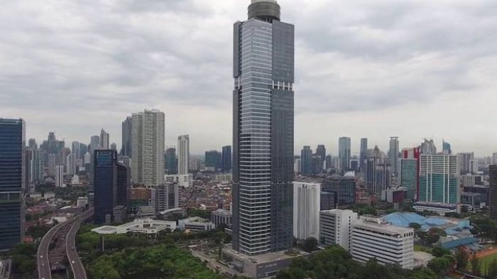 gedung gama tower 20171220 075253 1 - Inilah 6 Bangunan Tertinggi di Indonesia