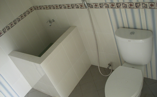 Kamar mandi sederhana 529x330 1 - Buatlah Denah Rumah Minimalis Sederhana Seperti Berikut Agar Tidak Terkesan Sempit